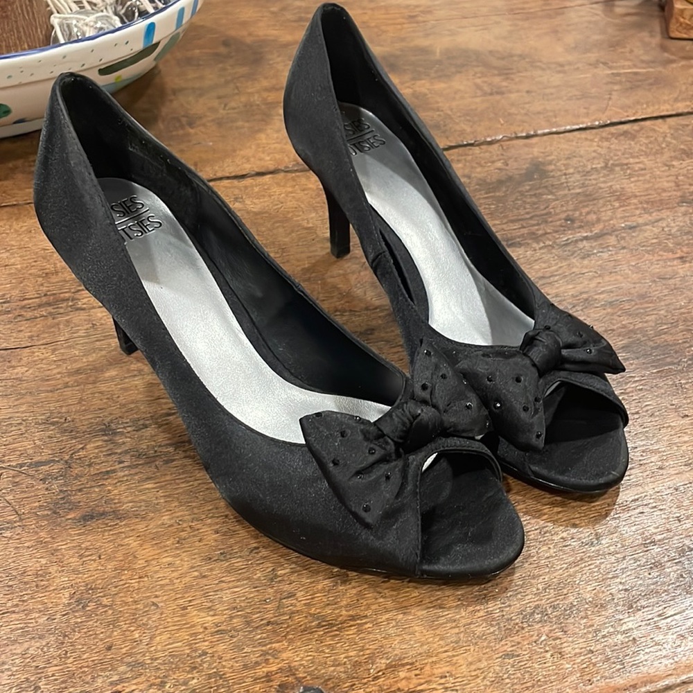 Black Heels with bows